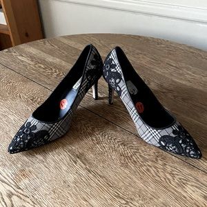 Karl Lagerfeld pumps